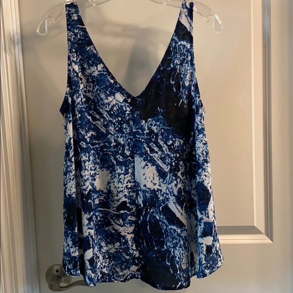 Women’s top - Picture 2 of 3